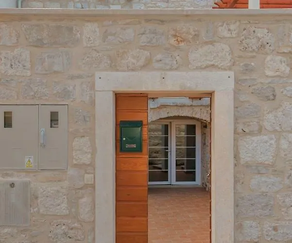 Rocca Villa *